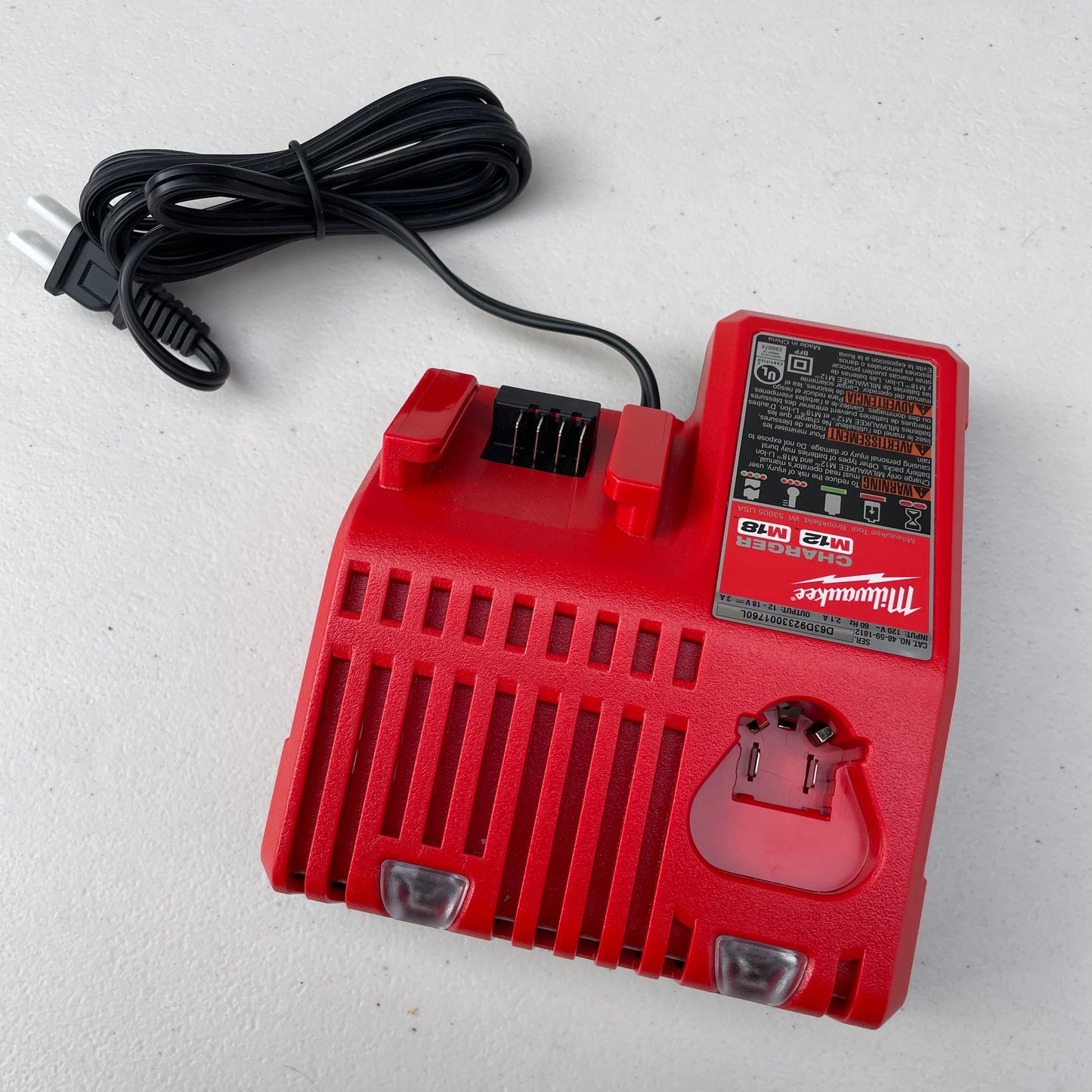 Milwaukee
M12 and M18 12-Volt/18-Volt Lithium-Ion Multi-Voltage Battery Charger